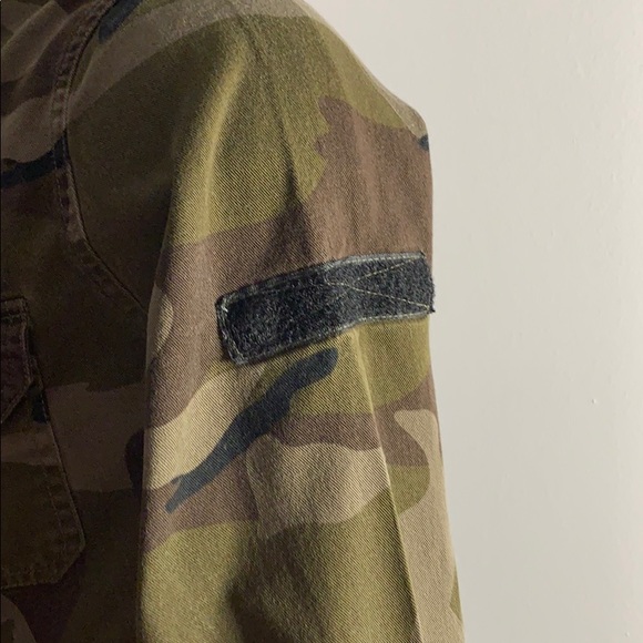 Camo Button Down from Amnesia Small - Picture 3 of 5